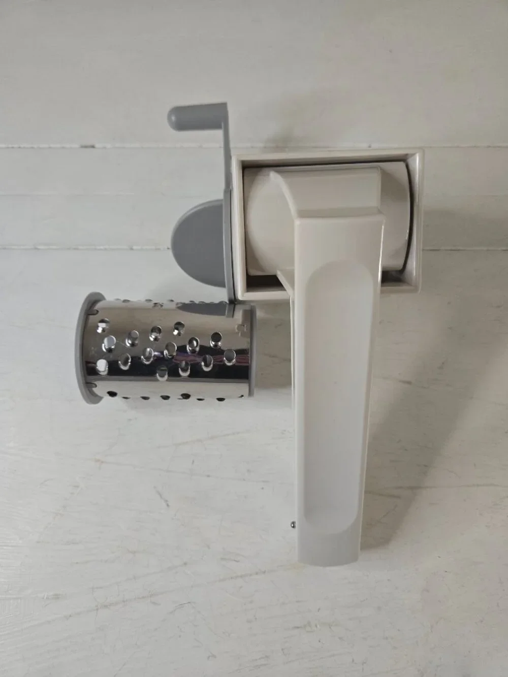 The Pampered Chef Deluxe Cheese Grater #1275 with 2 Graters Pre-owned